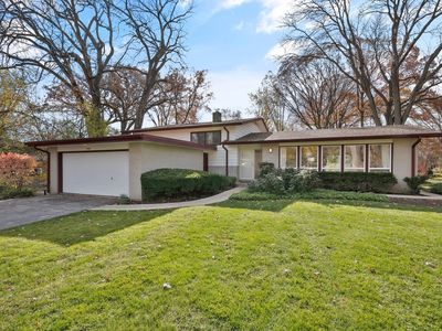 936 Old Trl, Highland Park, IL, 60035