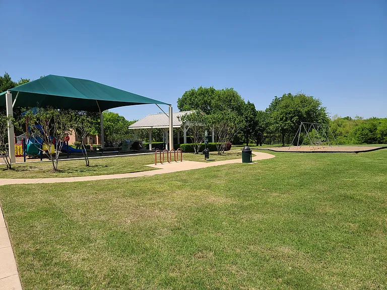 4413 New Meadow Dr — Photo 32