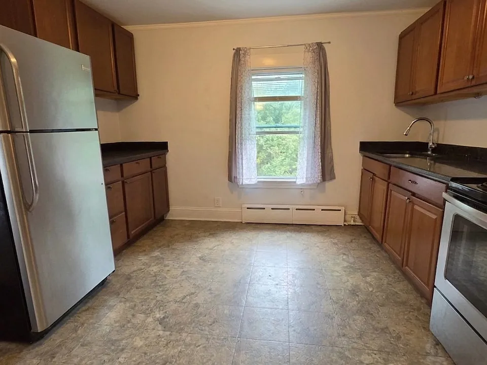 28 Whitney St #2R