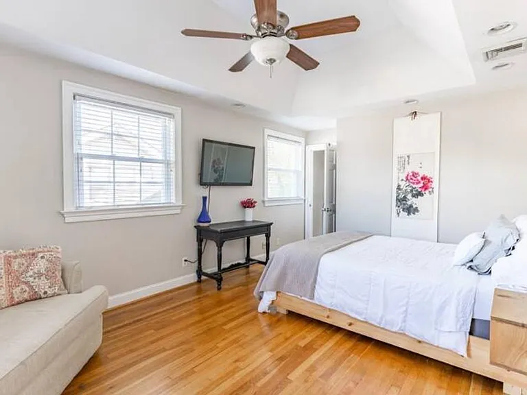 4880 Fort Ave — Photo 23
