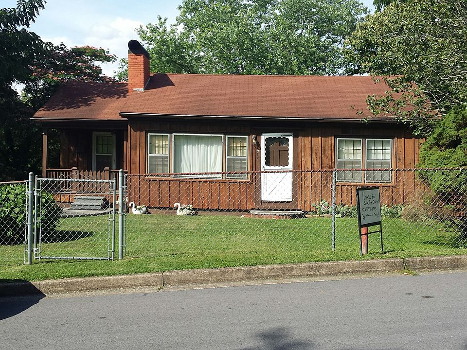 1st image of 211 E 10th Ave