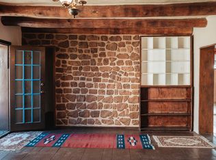 106 La Loma Plz, Taos, NM 87571