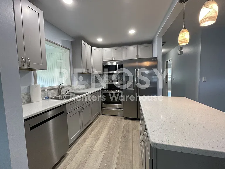 110 Gloucester Blvd #110 — Photo 23