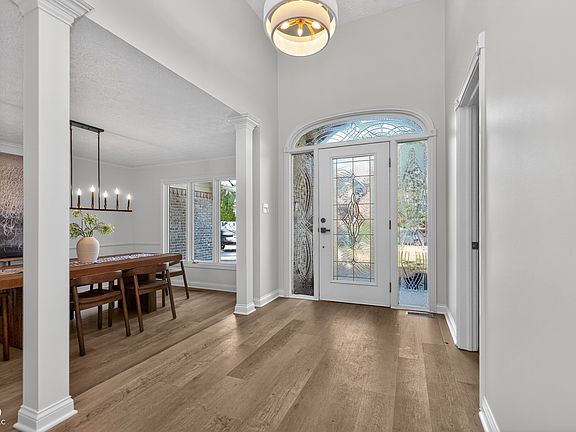 3rd image of 6079 Timberbend Dr