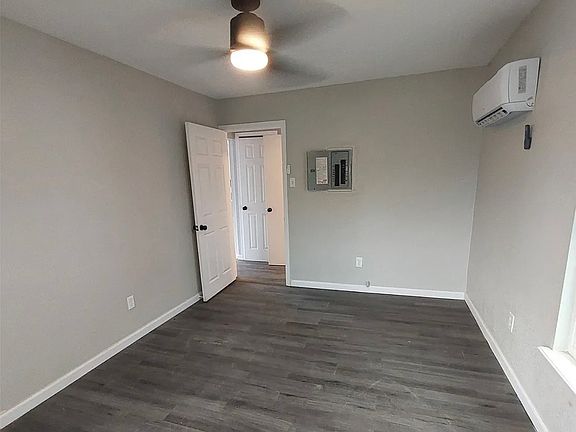 3rd image of 403 E Sears St
