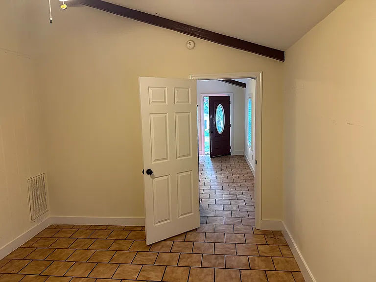15215 Edwards Ferry Rd — Photo 7