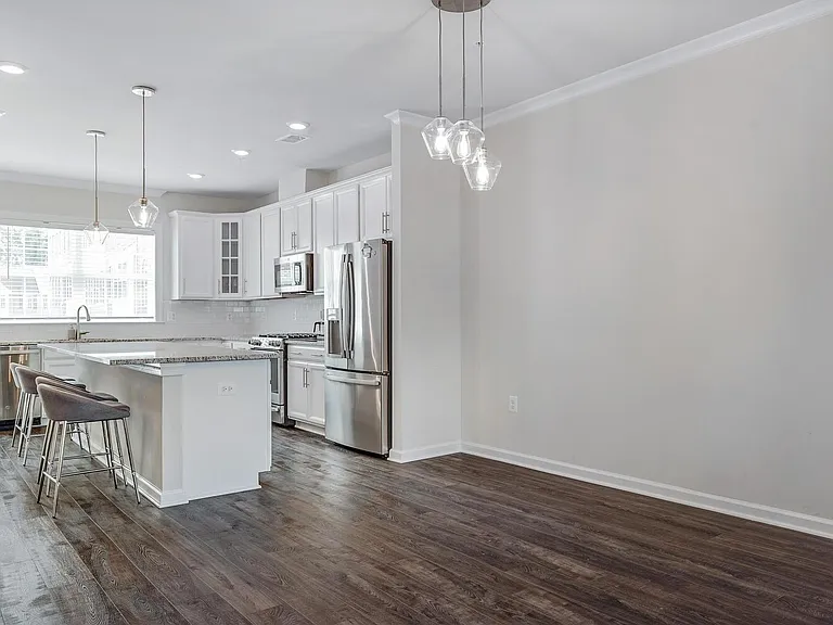4725 Cherokee St — Photo 23