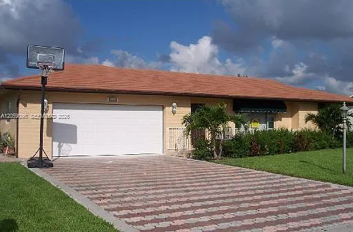 8108 NW 93rd Ter — Photo 1