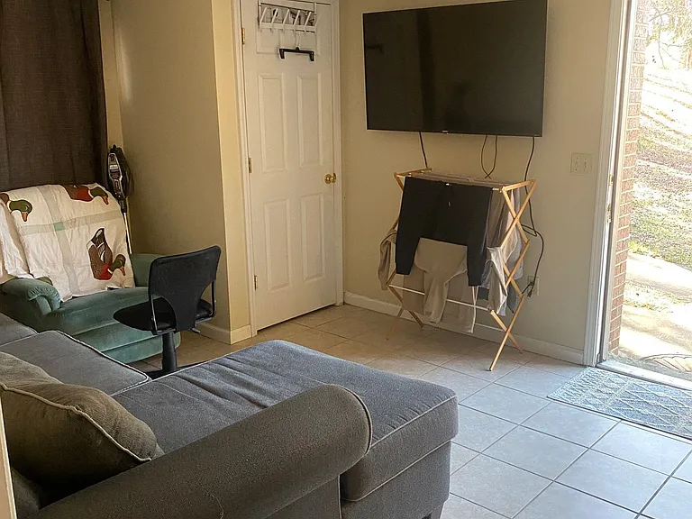 429 E Lee Blvd #3 — Photo 4