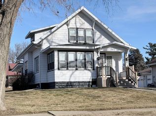 704 7th St, Sibley, IA 51249