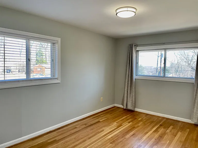 Guest bedroom 1