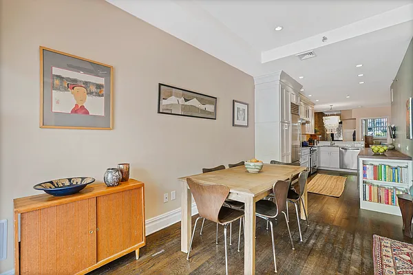 Sold by Avenue Sotheby's International Realty | media 4