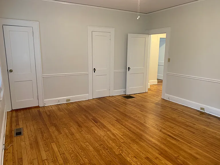 514 E College Ave — Photo 12