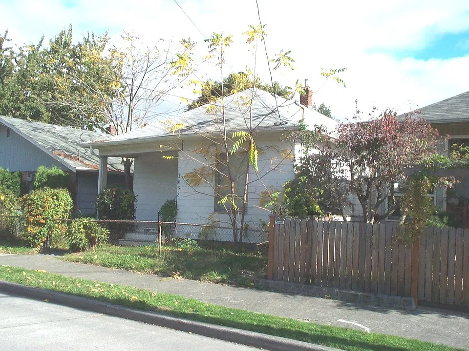 3038 22nd Ave W