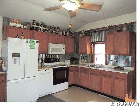 5th image of 880 E Lake Ln