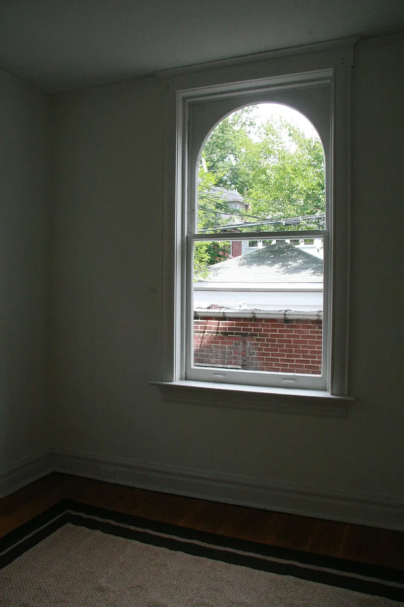 Building Photo - 345 Rosedale Ave