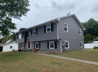 40 Reservoir Rd, Sunderland, MA 01375