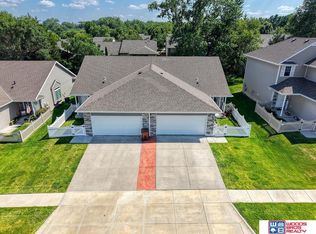 5733 Brendon Ln, Lincoln, NE 68516