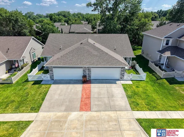5733 Brendon Ln, Lincoln, NE 68516
