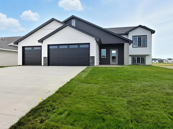 4653 8th St NE, Saint Cloud, MN 56304