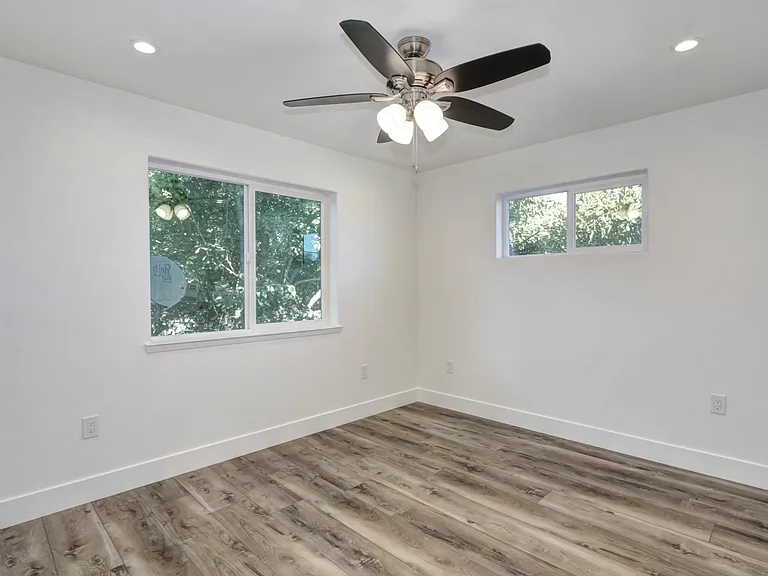5204 Q St — Photo 12