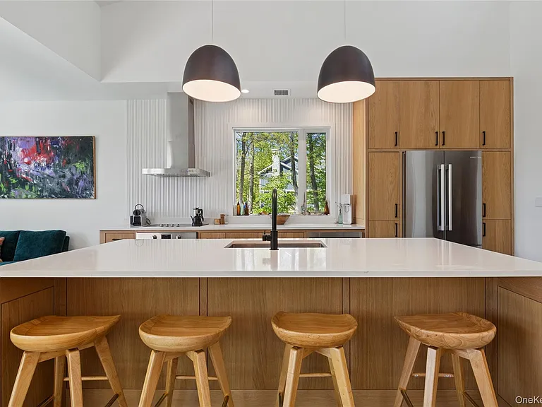 6710 Soundview Ave — Photo 3