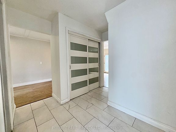 5th image of 233 Thoms Cres