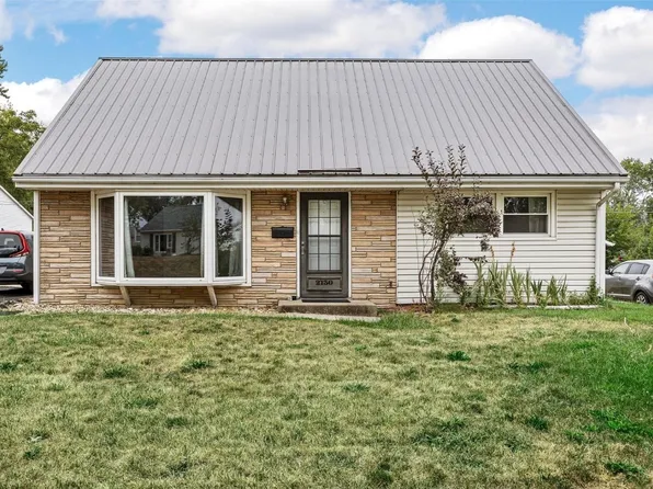 2130 Chandler St SW, Cedar Rapids, IA 52404