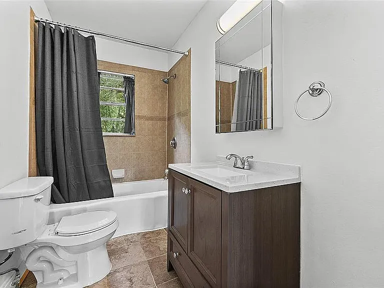 1117 NW 44th Ave #1 — Photo 10