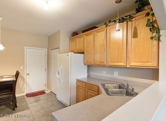 2nd image of 18 Lily Ct #18