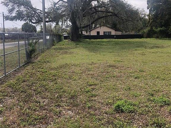 4th image of 5509 E Columbus Dr