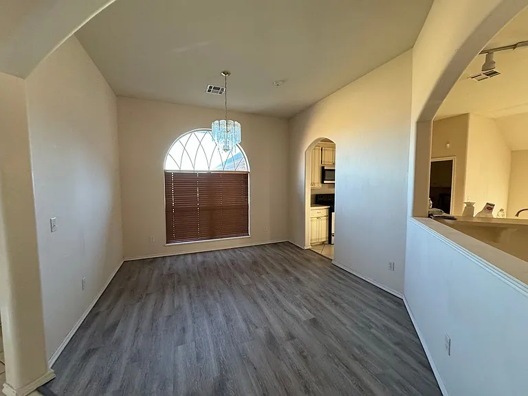 8304 NW 83rd St — Photo 5