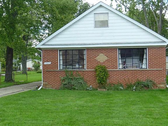 2nd image of 18415 Beechwood St