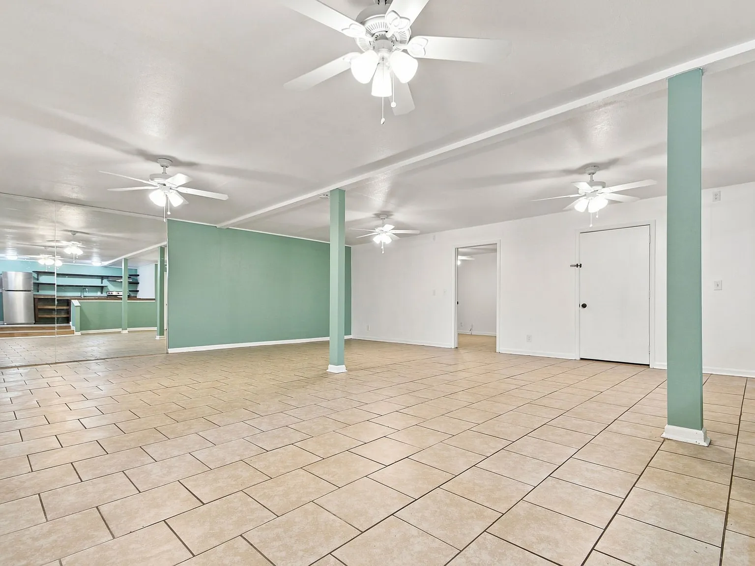 1 bed, 850 sqft, $1,300 — Photo 3