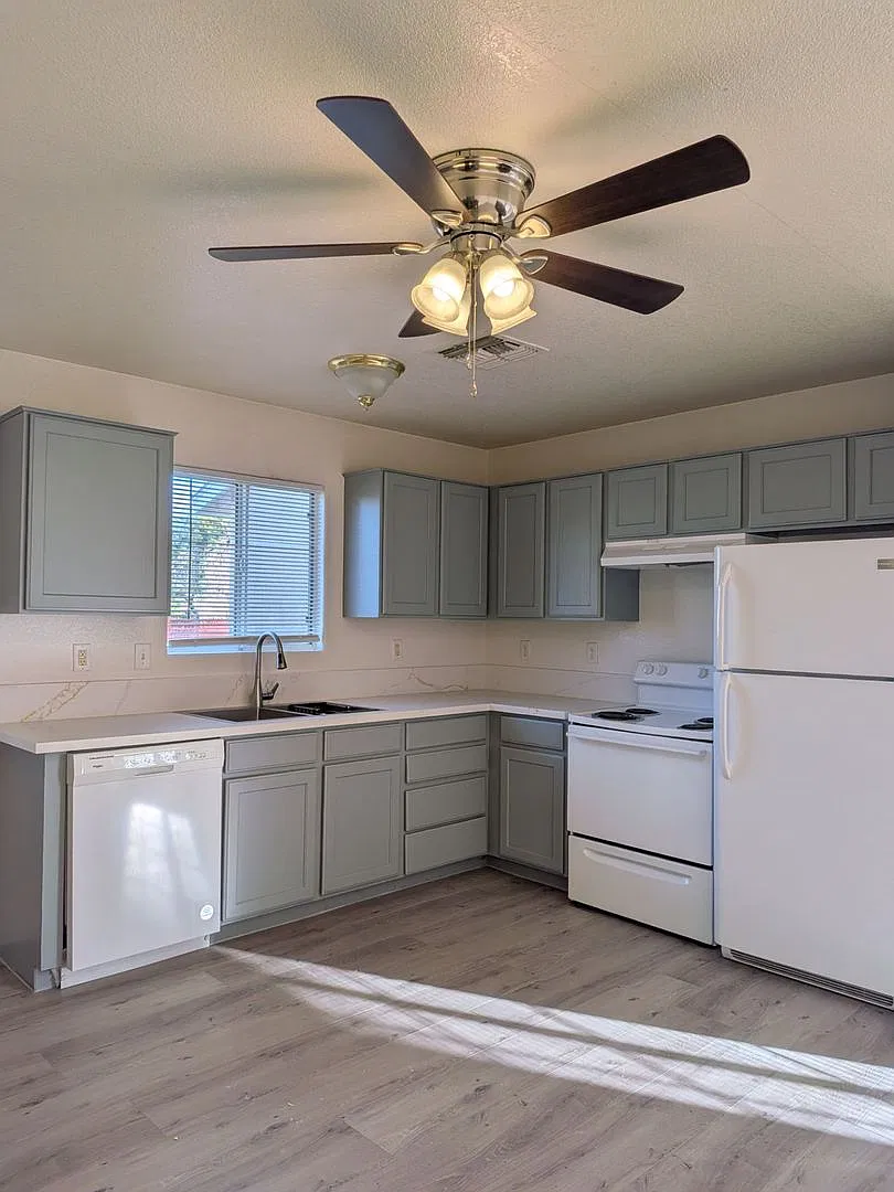 Now Available! Newly Remodeled Home. — Photo 4