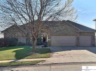 18427 Cinnamon St, Omaha, NE 68135