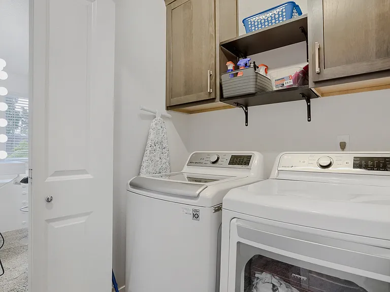 8573 SE Gray St — Photo 25