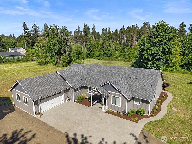 3rd image of 3016 85th Avenue SW