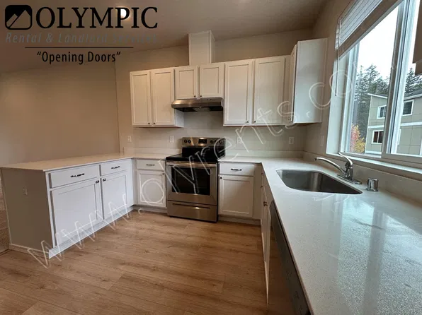 8791 Corona Ct NE Unit C, Lacey, WA 98516
