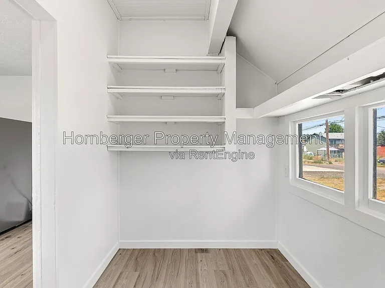2719 E Columbia Ave — Photo 10