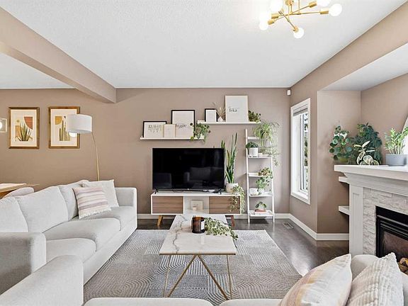 3rd image of 601 SE Regal Park NE