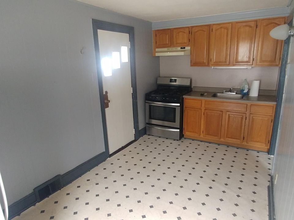 1st image of 29 W Penn Ave