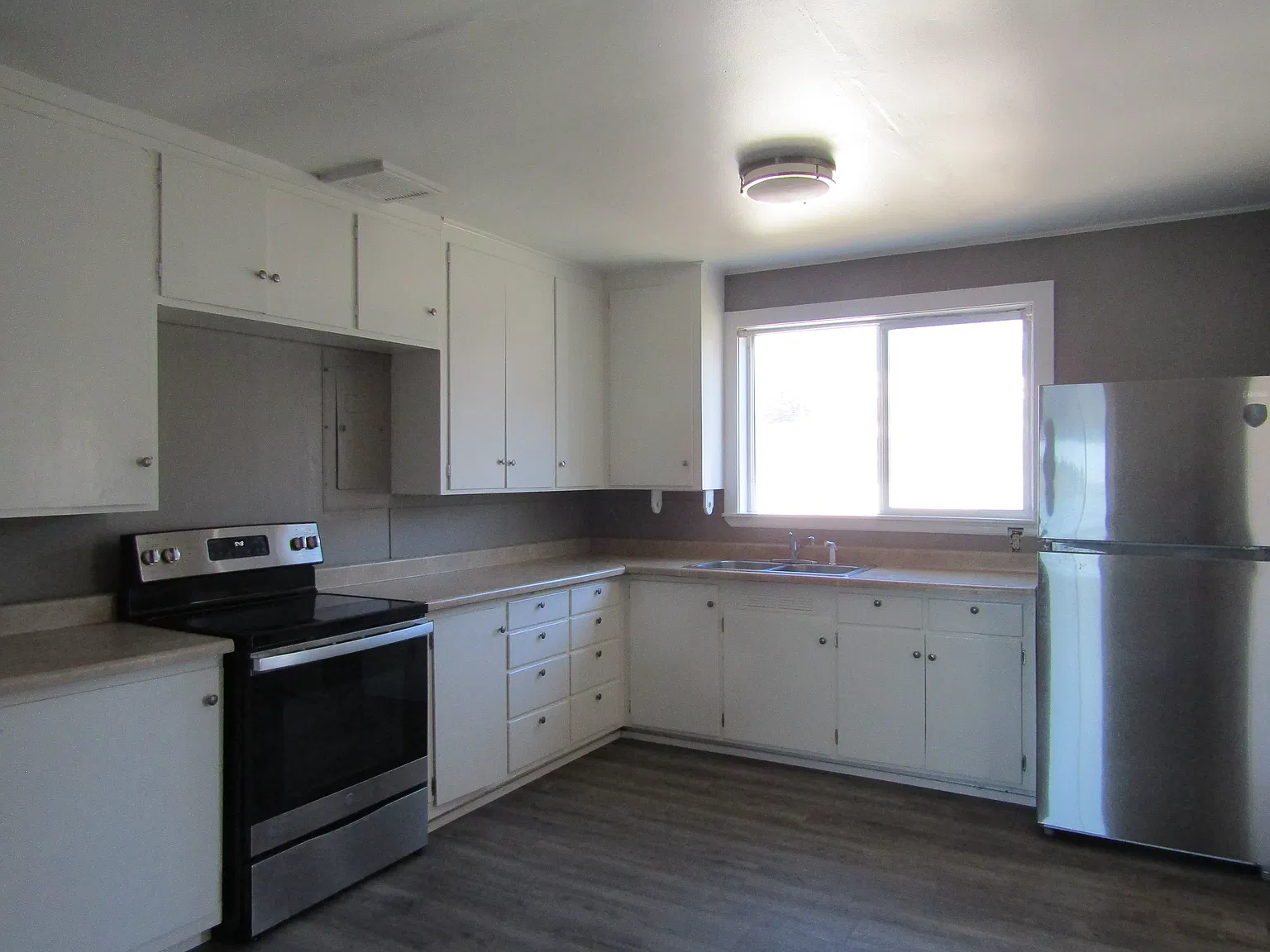 2 bed, 900 sqft, $1,975 — Photo 3