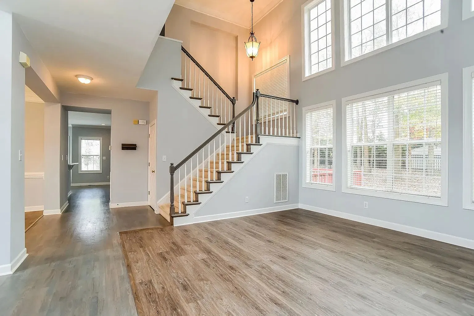 3 bed, 3290 sqft, $3,650 — Photo 3