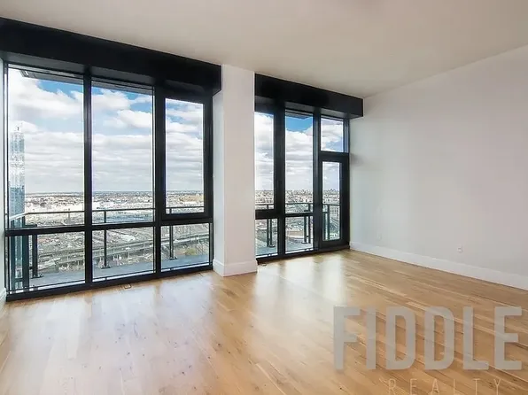 4441 Purves St #1104, Long Island City, NY 11101