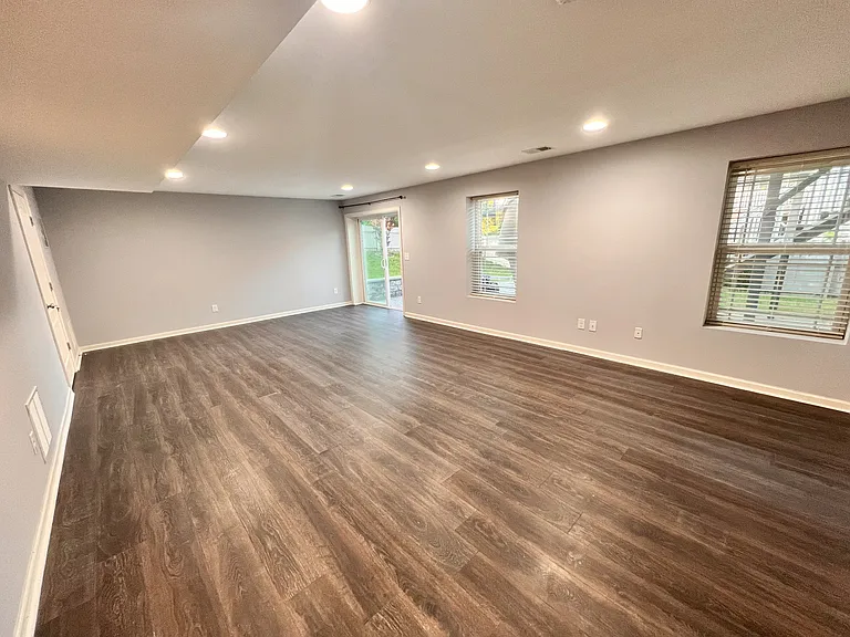 1 Augustine Dr — Photo 4