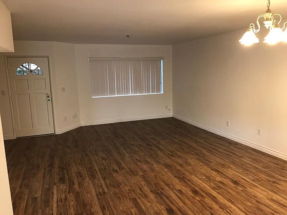 4th image of 1122 N Columbus Ave APT 03