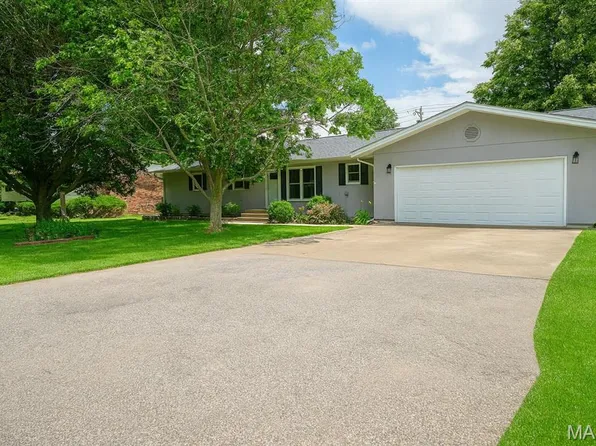 1008 W Saint Johns St, Vandalia, MO 63382