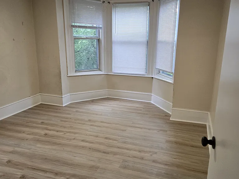 1306 W Hunting Park Ave — Photo 8