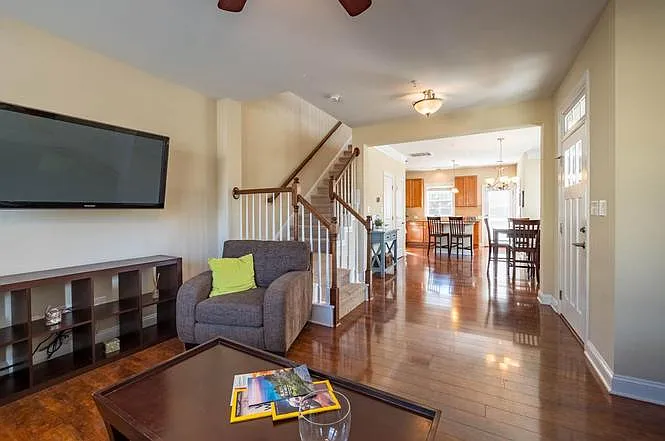 319 Legends Way — Photo 9